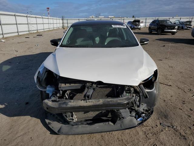 Photo 5 from auction – 2015 VOLKSWAGEN PASSAT SE with VIN 1VWBT7A33FC106710