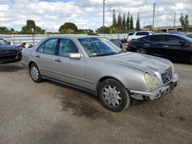 Photo 4 from auction – 1999 MERCEDES-BENZ E 320 with VIN WDBJF65H8XA728494