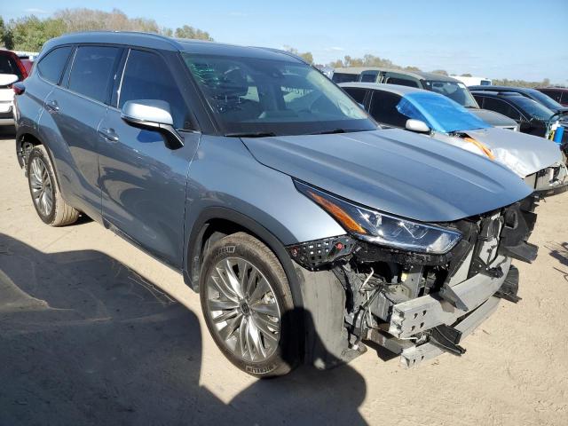 Photo 4 from auction – 2022 TOYOTA HIGHLANDER with VIN 5TDFZRAH3NS097000