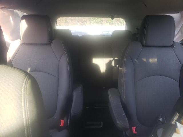 Photo 10 from auction – 2017 CHEVROLET TRAVERSE L with VIN 1GNKRGKD3HJ264978