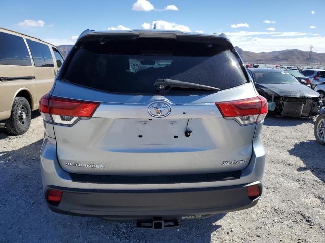 Photo 6 from auction – 2018 TOYOTA HIGHLANDER with VIN 5TDJZRFH1JS550043