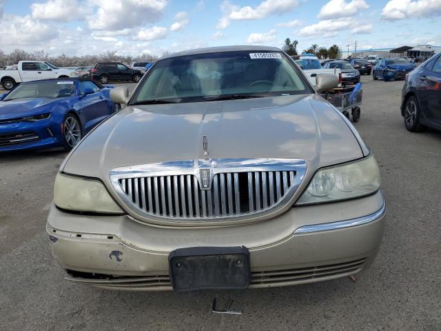 Photo 5 from auction – 2004 LINCOLN TOWN CAR E with VIN 1LNHM81WX4Y646125