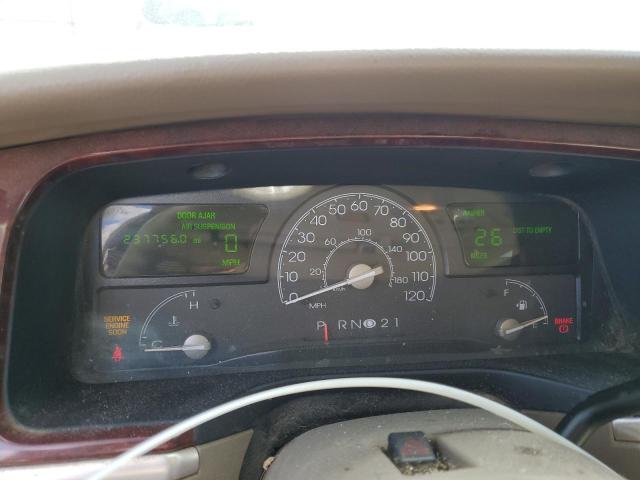 Photo 9 from auction – 2004 LINCOLN TOWN CAR E with VIN 1LNHM81WX4Y646125