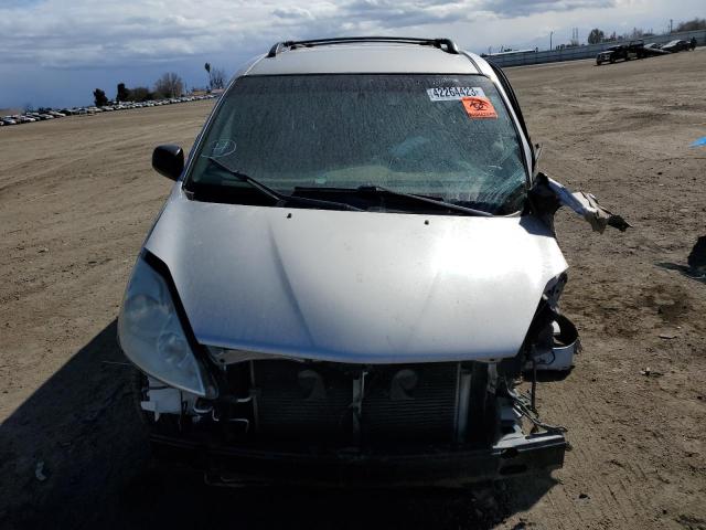 Photo 5 from auction – 2010 TOYOTA SIENNA CE with VIN 5TDKK4CC5AS290170