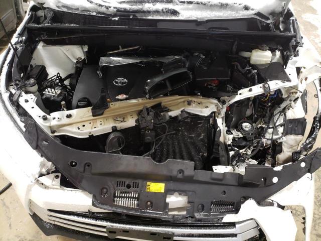 Photo 12 from auction – 2018 TOYOTA HIGHLANDER with VIN 5TDJZRFH3JS525533