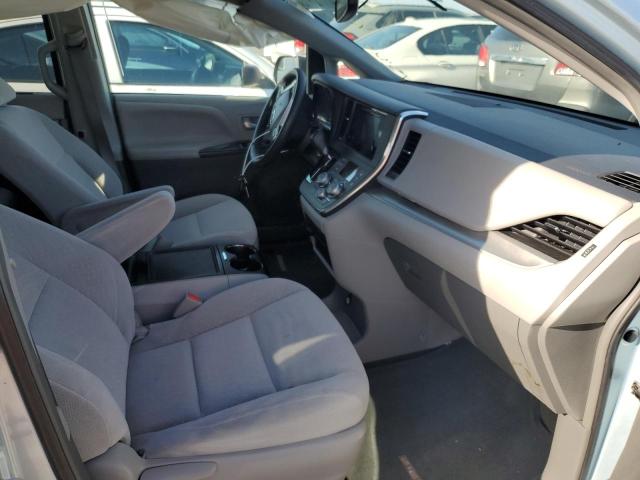 Photo 7 from auction – 2016 TOYOTA SIENNA LE with VIN 5TDKK3DC0GS735920