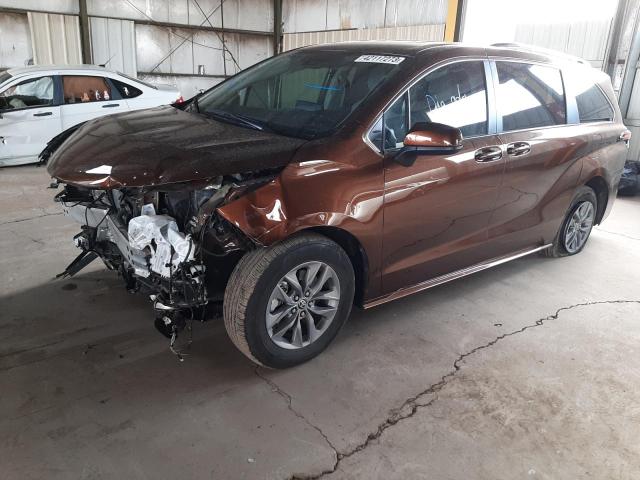 TOYOTA SIENNA LE 2022 with VIN 5TDKRKEC0NS074956 - Photo from auction