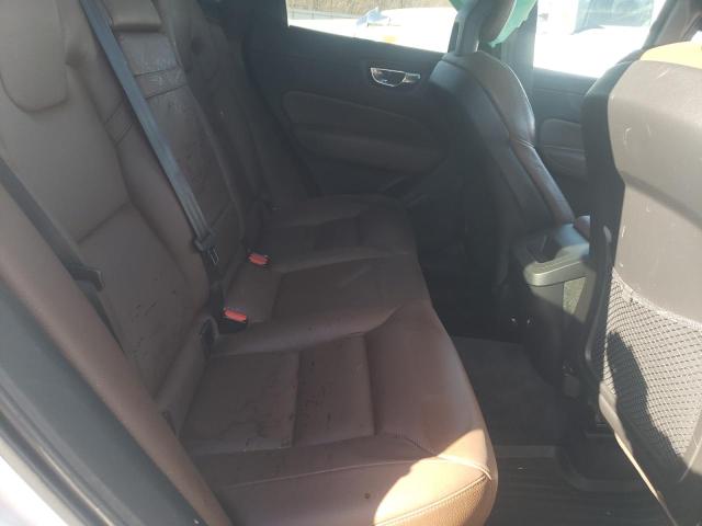Photo 11 from auction – 2018 VOLVO XC60 T5 with VIN LYV102RKXJB105394