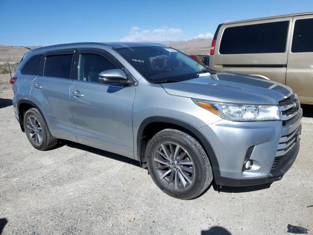 Photo 4 from auction – 2018 TOYOTA HIGHLANDER with VIN 5TDJZRFH1JS550043
