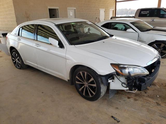 Photo 4 from auction – 2012 CHRYSLER 200 TOURIN with VIN 1C3CCBBG7CN297628