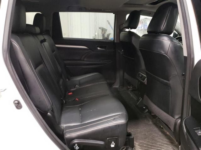 Photo 11 from auction – 2018 TOYOTA HIGHLANDER with VIN 5TDJZRFH3JS525533