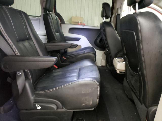 Photo 11 from auction – 2014 CHRYSLER TOWN & COU with VIN 2C4RC1CGXER377901