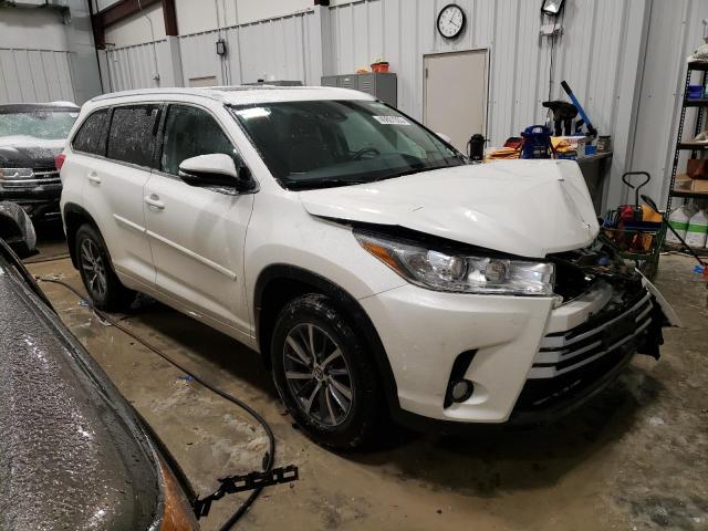Photo 4 from auction – 2018 TOYOTA HIGHLANDER with VIN 5TDJZRFH3JS525533