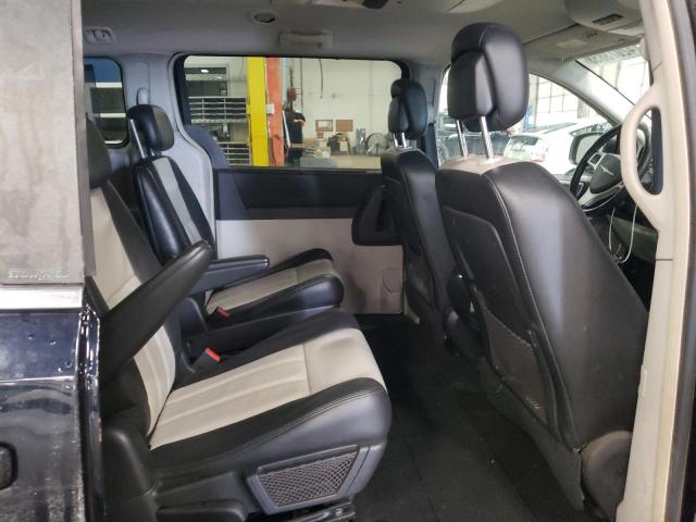 Photo 11 from auction – 2010 CHRYSLER TOWN & COU with VIN 2A4RR8DX3AR395201