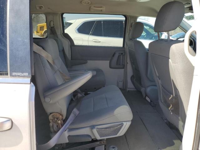 Photo 10 from auction – 2010 CHRYSLER TOWN & COU with VIN 2A4RR5D11AR108948