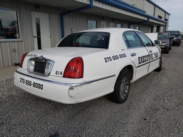 Photo 3 from auction – 2002 LINCOLN TOWN CAR S with VIN 1LNHM82W82Y644059