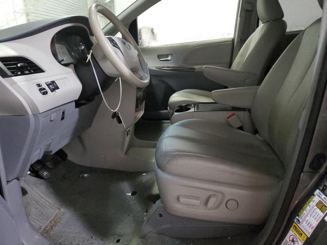 Photo 7 from auction – 2014 TOYOTA SIENNA XLE with VIN 5TDYK3DC7ES465589