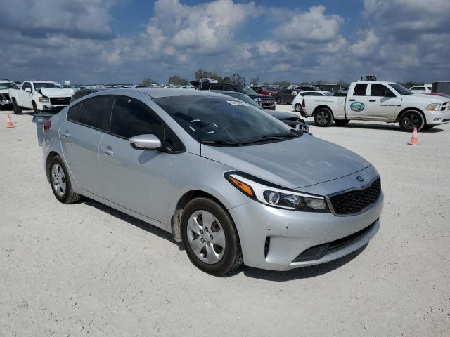 Photo 4 from auction – 2018 KIA FORTE LX with VIN 3KPFK4A79JE260235