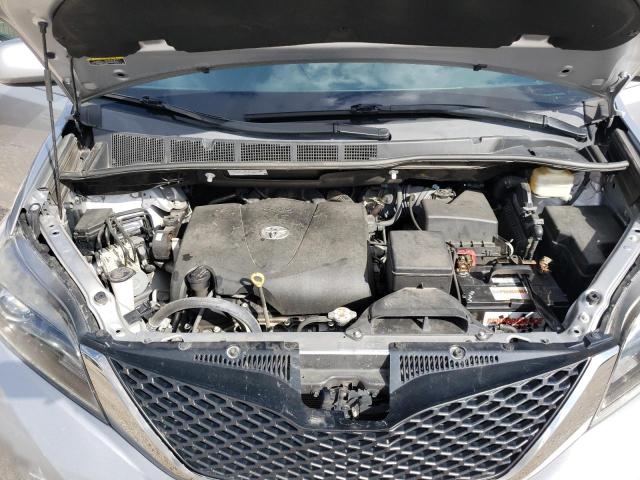Photo 12 from auction – 2017 TOYOTA SIENNA SE with VIN 5TDXZ3DC5HS836342