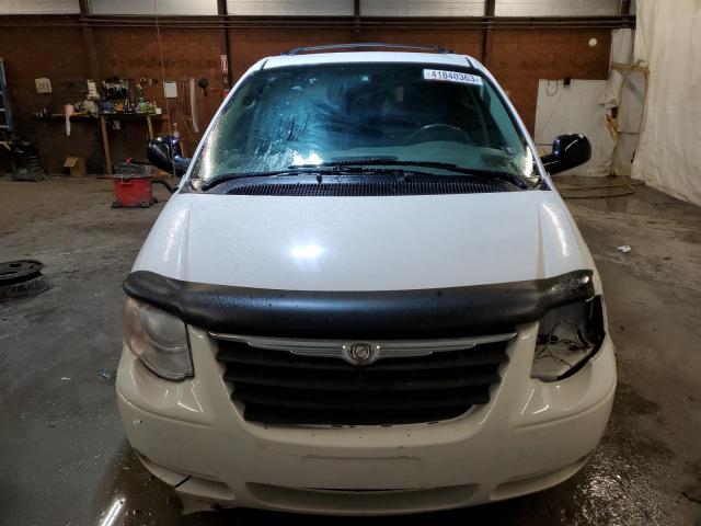 Photo 5 from auction – 2006 CHRYSLER TOWN & COU with VIN 2A4GP54L66R877581