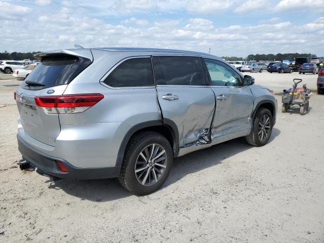 Photo 3 from auction – 2018 TOYOTA HIGHLANDER with VIN 5TDKZRFH7JS287903