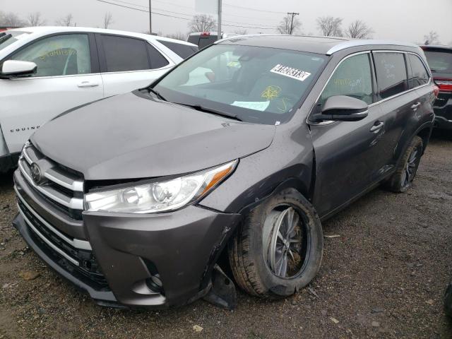 TOYOTA HIGHLANDER 2017 with VIN 5TDKZRFH6HS517652 - Photo from auction