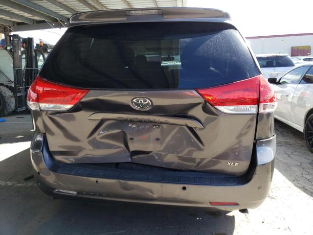 Photo 6 from auction – 2014 TOYOTA SIENNA XLE with VIN 5TDYK3DC0ES465899