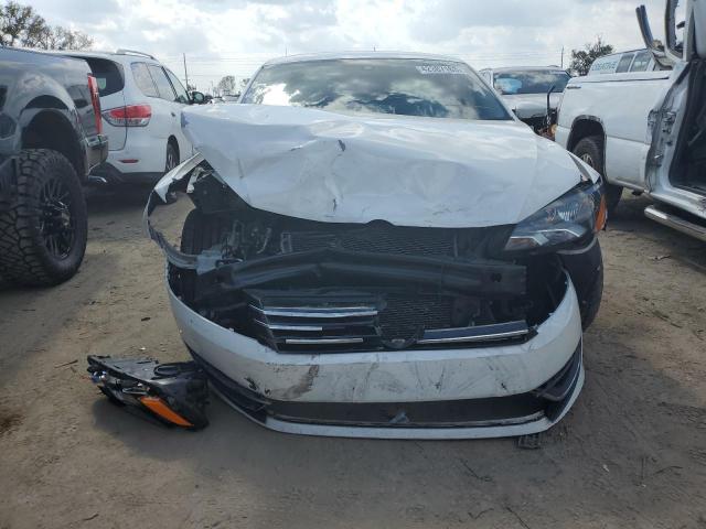 Photo 5 from auction – 2014 VOLKSWAGEN PASSAT S with VIN 1VWAS7A31EC034726