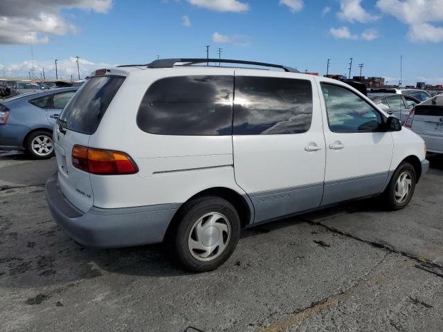 Photo 3 from auction – 2000 TOYOTA SIENNA LE with VIN 4T3ZF13C6YU275719