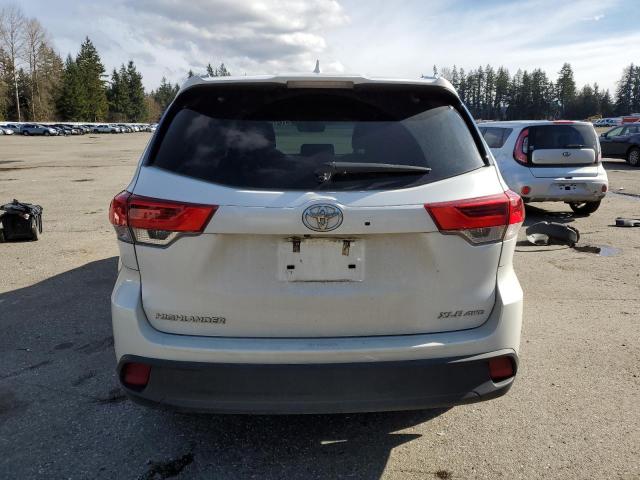 Photo 6 from auction – 2018 TOYOTA HIGHLANDER with VIN 5TDJZRFH3JS884087