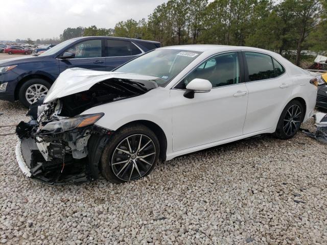 TOYOTA CAMRY SE 2022 with VIN 4T1G11AK2NU658917 - Photo from auction