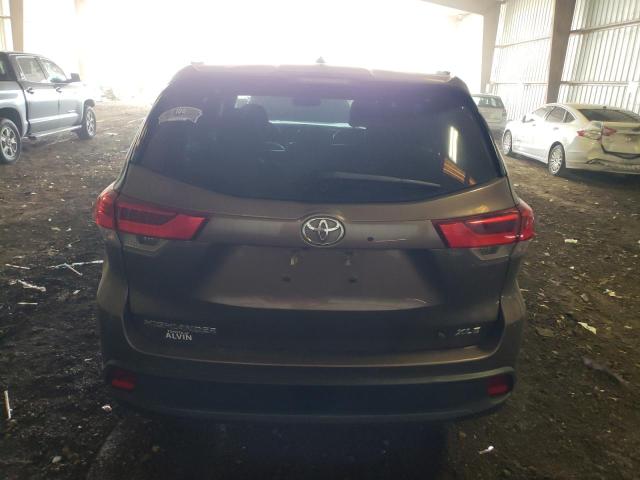 Photo 6 from auction – 2019 TOYOTA HIGHLANDER with VIN 5TDKZRFH1KS333386