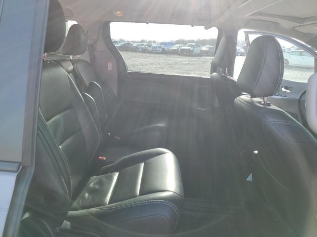 Photo 11 from auction – 2016 TOYOTA SIENNA SE with VIN 5TDXK3DC5GS737281