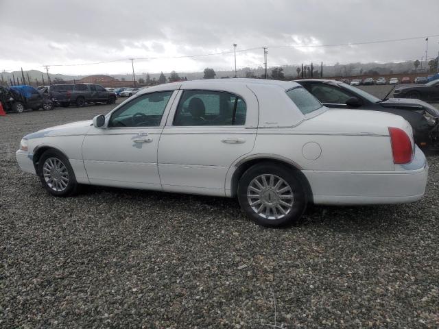 Photo 2 from auction – 2005 LINCOLN TOWN CAR S with VIN 1LNHM81W15Y656348