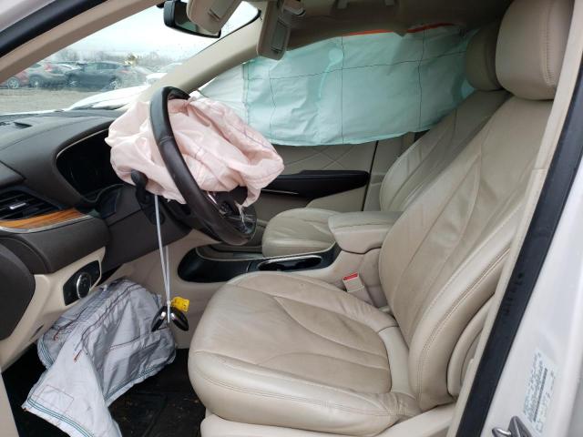 Photo 7 from auction – 2017 LINCOLN MKC SELECT with VIN 5LMCJ2C93HUL16716
