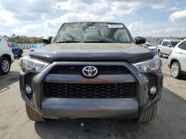 Photo 5 from auction – 2018 TOYOTA 4RUNNER SR with VIN JTEZU5JR7J5168868
