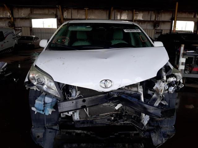 Photo 5 from auction – 2013 TOYOTA SIENNA XLE with VIN 5TDYK3DC7DS343636
