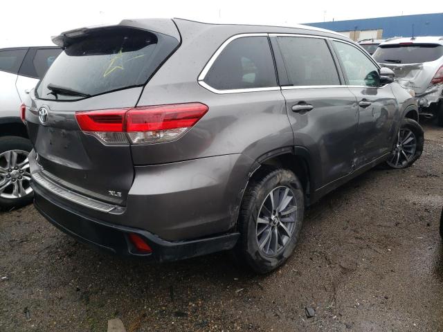 Photo 3 from auction – 2017 TOYOTA HIGHLANDER with VIN 5TDKZRFH6HS517652