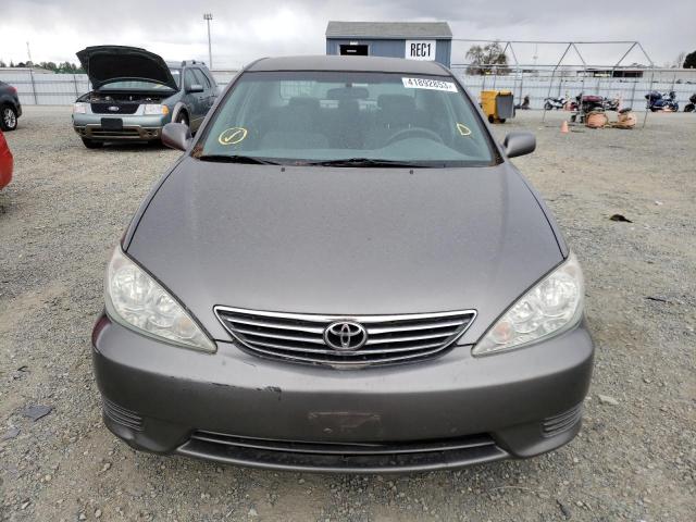Photo 5 from auction – 2005 TOYOTA CAMRY LE with VIN 4T1BF30K75U591644