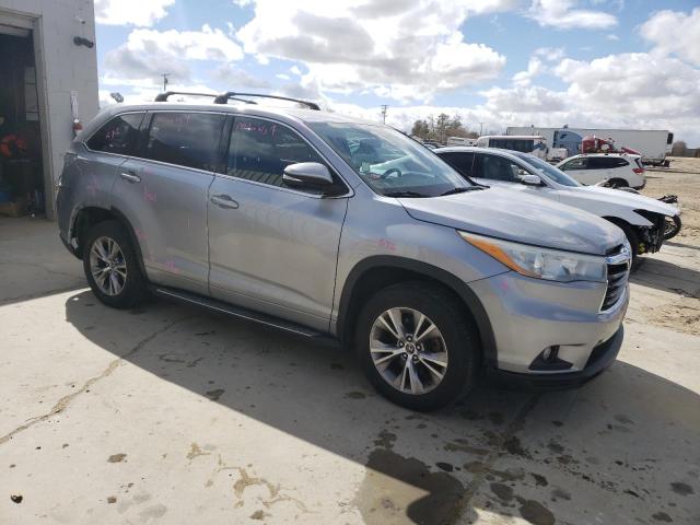Photo 4 from auction – 2016 TOYOTA HIGHLANDER with VIN 5TDZKRFH0GS186665