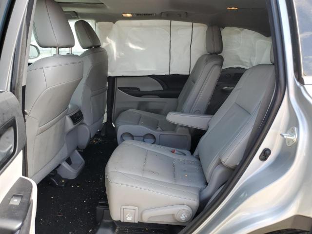 Photo 11 from auction – 2018 TOYOTA HIGHLANDER with VIN 5TDKZRFH7JS287903