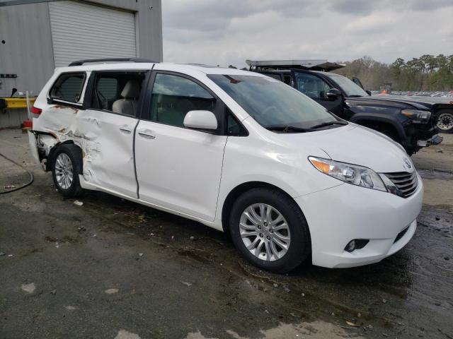 Photo 4 from auction – 2011 TOYOTA SIENNA XLE with VIN 5TDYK3DC2BS120966