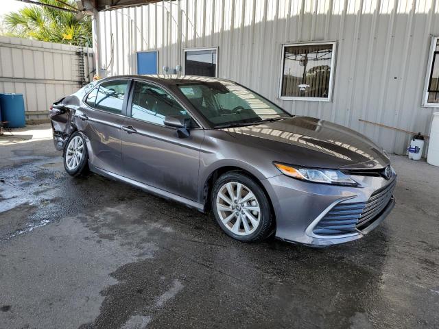 Photo 4 from auction – 2022 TOYOTA CAMRY LE with VIN 4T1C11AK2NU499055