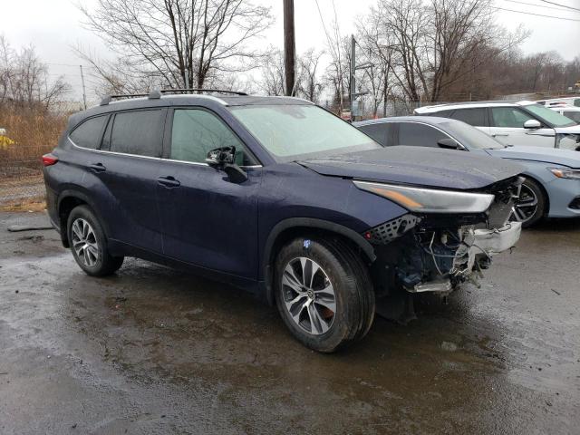 Photo 4 from auction – 2022 TOYOTA HIGHLANDER with VIN 5TDGZRBHXNS214686