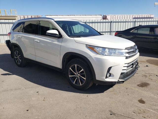 Photo 4 from auction – 2019 TOYOTA HIGHLANDER with VIN 5TDJZRFH9KS578643