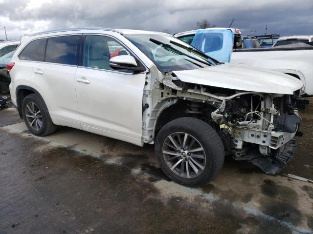 Photo 4 from auction – 2017 TOYOTA HIGHLANDER with VIN 5TDKZRFH8HS517782