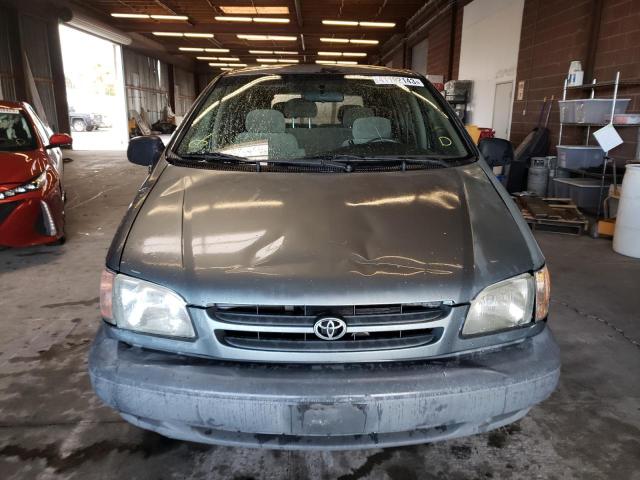 Photo 5 from auction – 2000 TOYOTA SIENNA CE with VIN 4T3ZF19C8YU299009