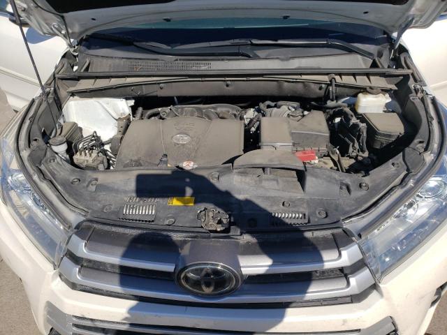 Photo 12 from auction – 2019 TOYOTA HIGHLANDER with VIN 5TDJZRFH9KS578643