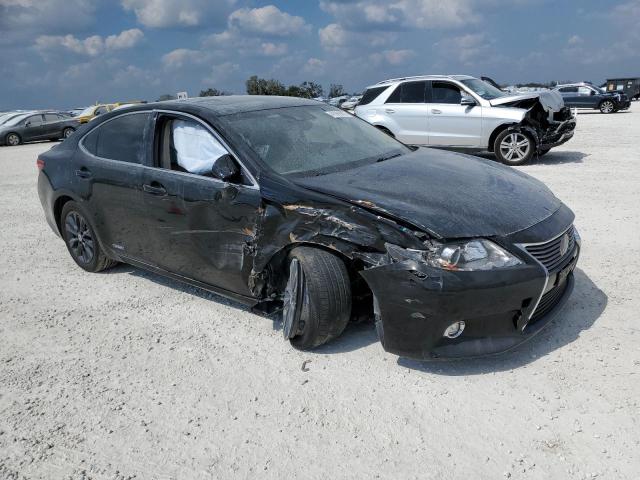 Photo 4 from auction – 2014 LEXUS E5 300 with VIN JTHBW1GG7E2072081