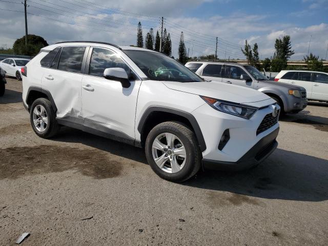 Photo 4 from auction – 2021 TOYOTA RAV4 XLE with VIN 2T3W1RFV0MC167802